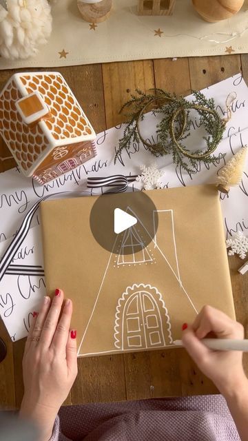 Kraft Paper Cards Diy, Painted Kraft Paper Wrapping, Drawing On Gift Wrap, Drawn On Wrapping Paper, Drawing On Kraft Paper, Christmas Kraft Paper Wrapping, Drawing On Christmas Wrapping, Christmas Wrapping Drawing, Kraft Paper Christmas Wrapping