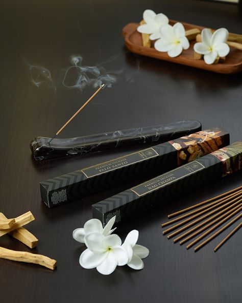 Agarbatti Photography, Incense Aesthetic, Incense Photography, Palo Santo Incense, Indian Sandalwood, Sandalwood Incense, Aromatherapy Blends, Burning Incense, Relaxation Meditation