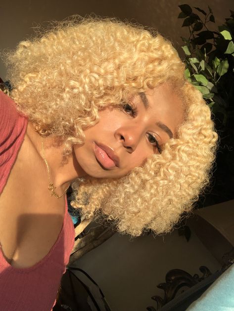 Blonde Dye On Black Women, Blonde 4b Natural Hair, Light Blonde Hair Black Women, Bleached Natural Hair Black Women, Blonde 4b Hair, Curly Blonde Hair Black Women, Blonde 4c Hair, Blonde Natural Hair Black Women, Blonde Curly Hair Black Women