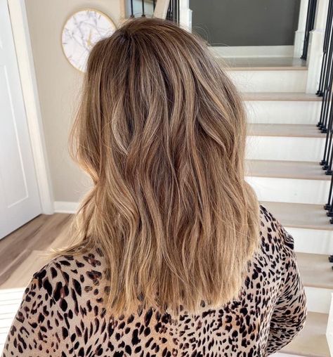 Babylights vs Balayage: Which Hair Highlighting Technique is Right for You? Baby Lights Vs Highlights, Baby Highlights, Highlighting Techniques, Hair Sunscreen, Baby Lights, Natural Highlights, Color Techniques, Sulfate Free Shampoo, Popular Hairstyles