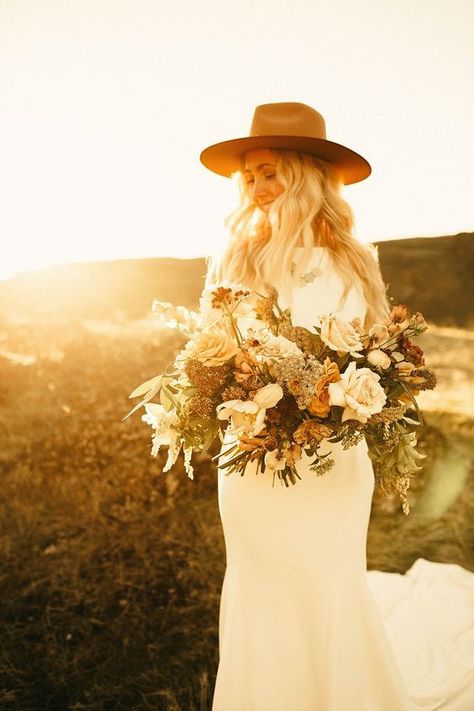 Bridal Hats, Bohemian Wedding Inspiration, Bridal Hat, Bridal Pictures, Boho Wedding Inspiration, Groom Looks, Bridal Photoshoot, Bridal Shoot, Wedding Photography Poses