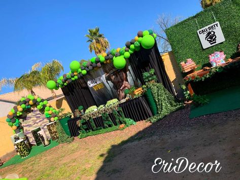 Call Of Duty Themed Birthday Party, Call Of Duty Birthday Theme, Call Of Duty Birthday Party Decorations, Call Of Duty Birthday Party Ideas, Call Of Duty Birthday Party, Army Party Decorations, Kindergarten Graduation Cake, Outside Birthday, Camo Birthday