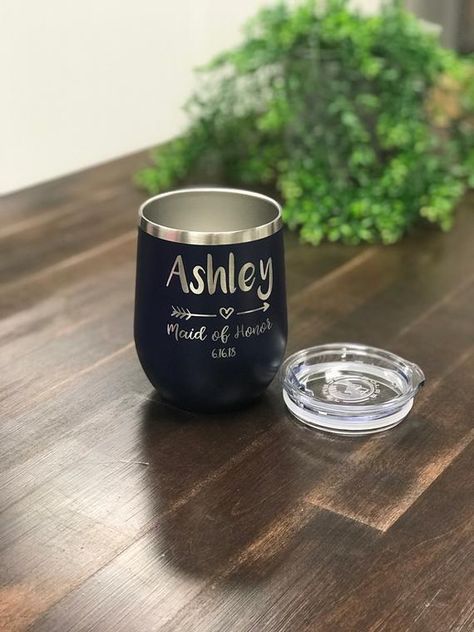 These personalized stemless wine tumblers make the perfect wine lover gift! Your Bridesmaids and Maid of honor will go crazy over these wine tumblers with lids! These custom tumblers are perfect for a girls weekend or a beach trip. No need to worry about which glass belongs to you. Our stainless Bridesmaid Gifts Unique, Dyi Gifts, Wedding Party Gifts, Wine Cup, Wine Cups, Gifts For Wine Lovers, Wine Lover, Girls Weekend, Wine Tumbler