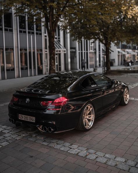 It’s all about the stance. Owne Bmw M6 Convertible, Bmw 650i, Bmw 6 Series, Bmw M6, Performance Wheels, Bmw Series, Cool Car Pictures, Car Goals, Premium Cars