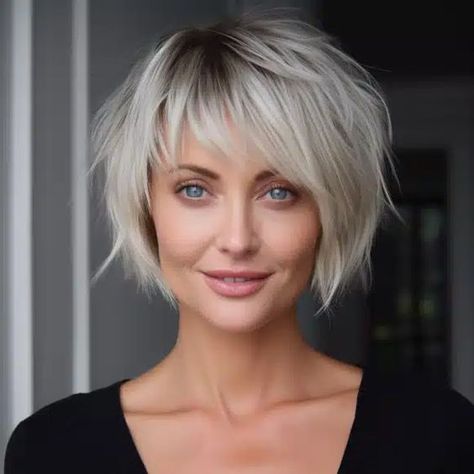 Fine Hair Bangs, Choppy Bob Haircuts, Short Hairstyles Fine, Bob Hairstyles With Bangs, Corte Bob, Choppy Bob Hairstyles, Chin Length Hair, Bob Haircut For Fine Hair, Messy Short Hair