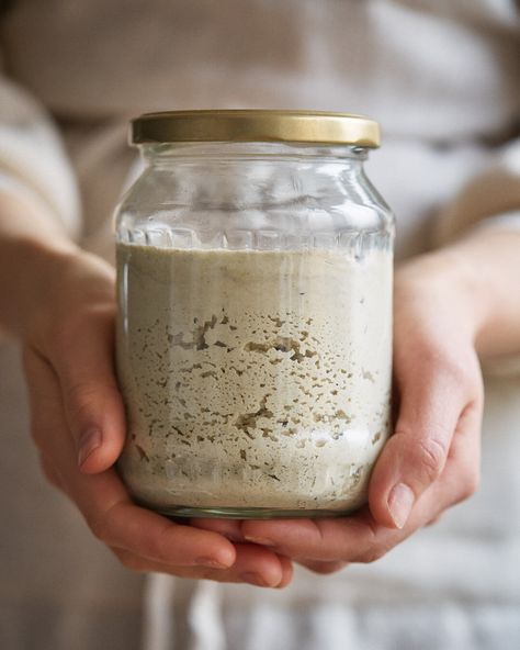 How to make a gluten free buckwheat sourdough starter — EDITA_KT Sourdough Starter Photography, Sourdough Starter Aesthetic, Sourdough Photography, Best Sourdough Starter, Buckwheat Sourdough, Buckwheat Flour Recipes, Buckwheat Gluten Free, Make Sourdough Starter, Sourdough Starter From Scratch