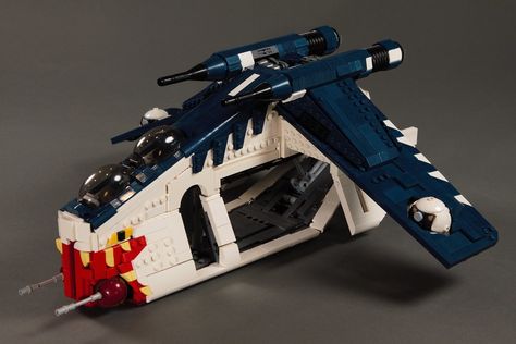 Lego Republic Gunship Moc, Republic Gunship, Lego Jedi, Lego Inspiration, Lego Spaceship, Amazing Lego Creations, Lego Space, Custom Toys, Lego Design