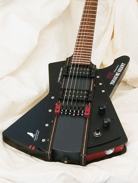 Cyberpunk Guitar, Music Lounge, Guitar Aesthetic, Luthier Guitar, Esp Guitars, Rock Poster Art, Travel Guitar, Custom Electric Guitars, Guitar Pics