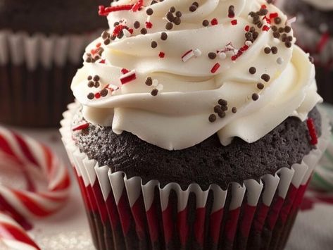 Perfect Peppermint Mocha Cupcakes: A Festive Chocolatey Delight! - NewsBreak Peppermint Mocha Cupcakes, Ham Hocks And Beans, Easy Strawberry Jam, Old Fashioned Fudge, Mocha Cupcakes, Moist Cupcakes, Pecan Pie Cheesecake, Seasonal Treats, Homemade Butter