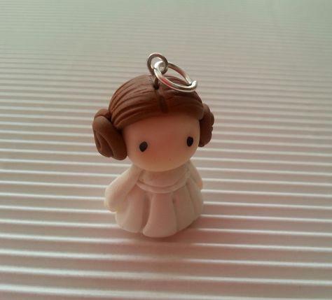 ||| clay sculpture doll miniature figurine figure Princess Leia Organa Star Wars Crafts Star, Star Wars Jewelry, Clay Moulding, Star Wars Models, Geek Crafts, Miniature Figurine, Polymer Clay Sculptures, Leia Organa, Polymer Crafts