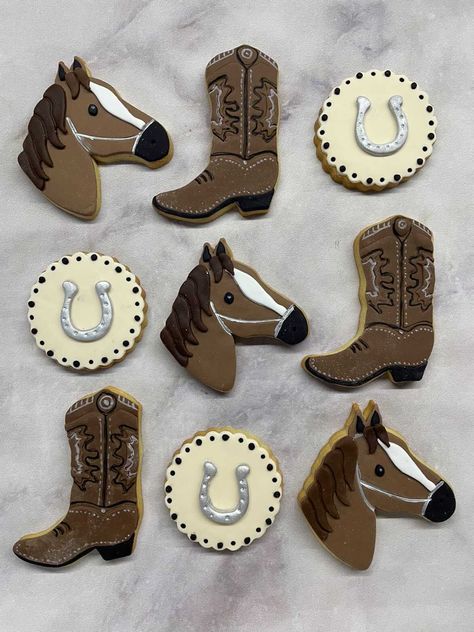 Handmade biscuits horse Horse Gingerbread, Cowboy Party Invitations, Handmade Biscuits, Cowgirl Cookies, Birthday Biscuits, Handmade Cookies, Kawaii Cookies, Rodeo Birthday Parties, Horse Cookies