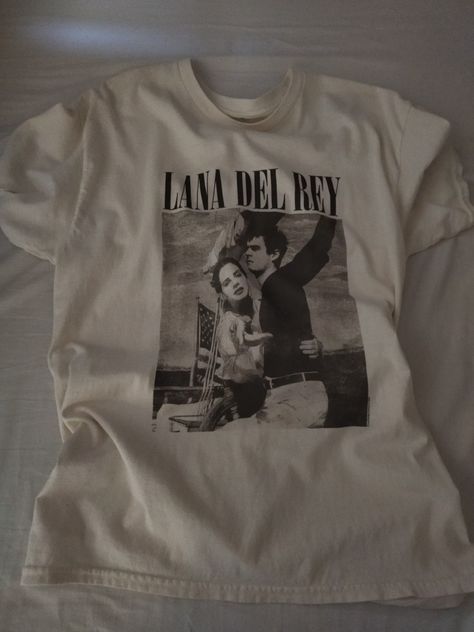 Lana Del Rey Vintage, Lana Del Rey Shirt, Lana Del Ray, Selling Clothes, Band Shirts, Dream Clothes, Long Sleeve Sweatshirts, Lana Del Rey, Vintage Tshirts