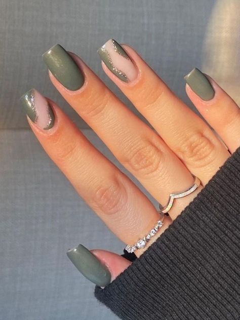 Design Ongles Courts, January Nail Designs, Olive Nails, Trendy Nail Polish, Builder Gel Nails, January Nails, Nagellack Trends, Cute Nails For Fall, Silver Nail