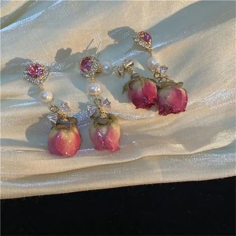 Just found this amazing item on AliExpress. Check it out! C$5.23 40％ Off | Retro Natural Real Flower Eternal Flower Earrings Niche Design Sense Freshwater Pearl Femaleaint For Women Long Earrings Jewelry Eternal Flower, Estilo Hippy, Natural Flowers, Dope Jewelry, Funky Jewelry, Jewelry Lookbook, Niche Design, Earring Type, Fantasy Jewelry