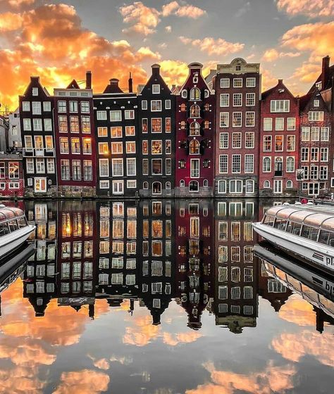 Amsterdam Winter, Amsterdam Houses, Adventure Travel Explore, Virtual Travel, Netherlands Travel, Amsterdam Travel, Amsterdam City, Amsterdam Netherlands, City Landscape