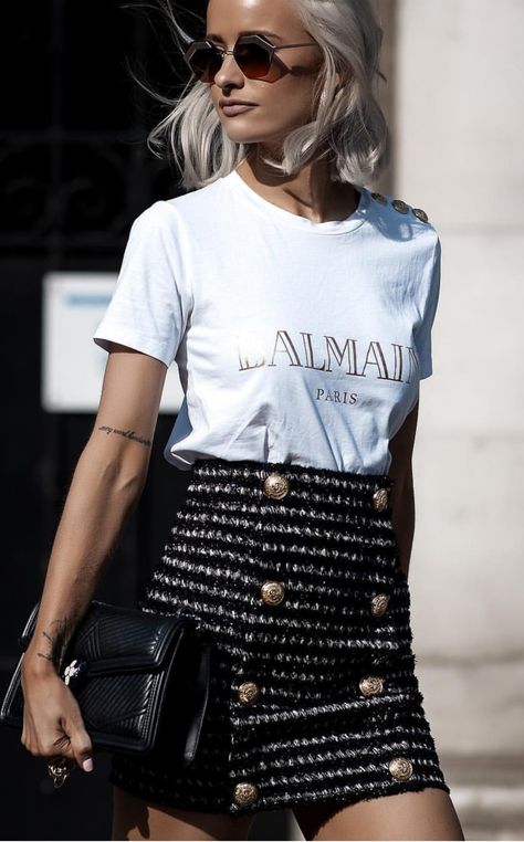 Balmain Shirt Outfit Women, Balmain Street Style, Balmain Dress Evening Gowns, Balmain Dress Short, Balmain Blazer Outfits, Balmain Outfit, Simplistic Fashion, Balmain 2020, Shirt Photoshoot