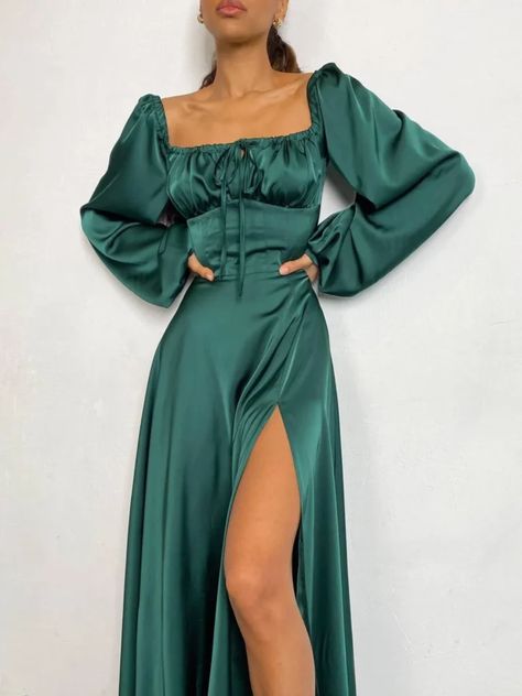 Silk Dress Maxi, Silk Bridesmaid Dress, Flowy Silk Dress, Maxi Dress Silk, Silk Dresses Outfit, Silk Bridesmaid Dresses, Satin Dresses Long Sleeve, Prom Season, Green Silk Dresses