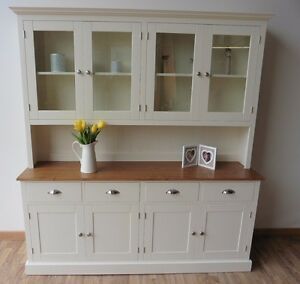 Painted Welsh Dresser, Dining Room Dresser, Flat Design Ideas, Upcycle Dresser, Kitchen 2021, Kitchen Shelf Decor, Kitchen Unit, Welsh Dresser, Kitchen Dresser