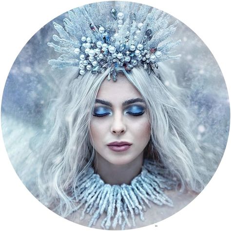 Winter Headpiece, Pani Zima, Winter Fairy Costume, Queen Photoshoot, Winter Headpiece Snow Queen, Snow Queen Costume, Ice Queen Makeup, Ice Queen Costume, Ice Witch