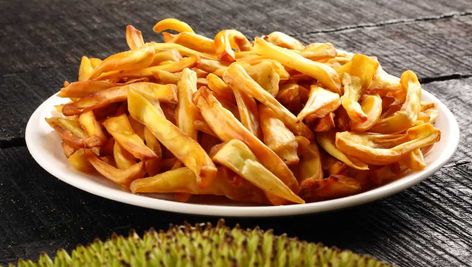 Savoury Jackfruit Chips, being a wonderful snack, are the new comfort food for the health-conscious folk Jackfruit Chips, Ripe Jackfruit, Chips Recipe, Health Conscious, Green Fruit, Evening Snacks, Kitchen Tips, Savoury Dishes, Potato Chips