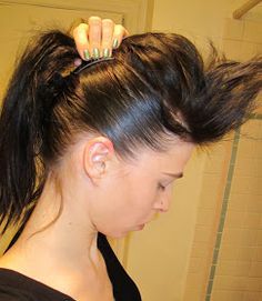 Inspired Xpression: How to Make a Mohawk with Long Hair Mohawk With Long Hair, Long Hair Mohawk, Punk Rock Hair, Rocker Hair, Rock Hairstyles, 80s Hair, Mohawk Hairstyles, Punk Hair, Peinados Faciles