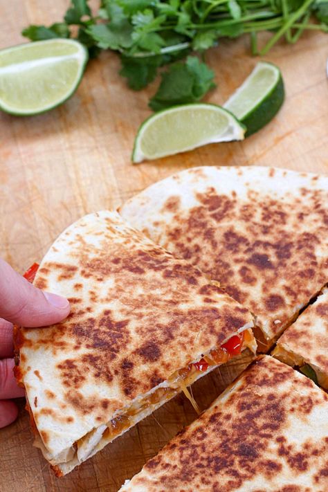 The Best Ever Chicken Fajita Quesadilla! Blackstone Quesadilla, Casadia Recipe, Chicken Fajita Quesadilla, Best Quesadilla Recipe, Fajita Quesadilla, Best Ever Chicken, Quesadilla Recipes Easy, Chicken Quesadilla Recipe, Mexican Night