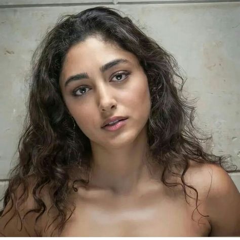 Iranian Beauty, Unique Faces, Beauty Face Women, Face Images, Girl Inspiration, Feminine Aesthetic, Boy Hairstyles, Beauty Face, Woman Face