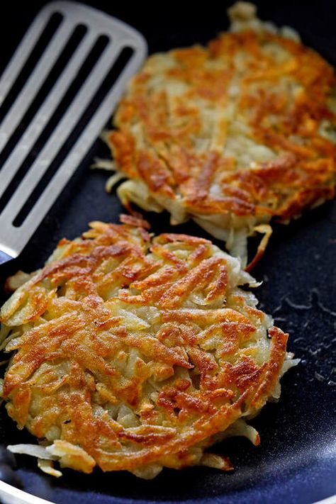 POTATO ROSTI - THE GRUMPY COOK CLUB Rosti Potatoes, Potato Rosti Recipe, Rosti Recipe, Potato Rosti, Saturday Lunch, Raw Potato, Shredded Potatoes, Dried Potatoes, Box Grater