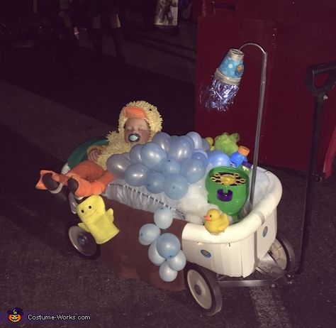 Wagon Costume, Diy Baby Costumes, 2015 Halloween Costumes, Diy Bathtub, Homemade Costume, Costume Works, Baby Costume, In The Bathtub, Baby Bath Tub