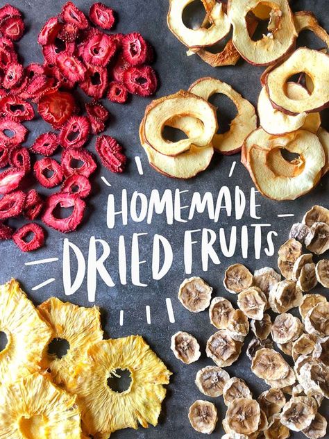 Snacks Photography, Dried Fruit Recipe, Fruit Chip, Dried Fruit Snacks, Homemade Holiday Gifts, Fruit Fruit, Fruit Packaging, Dehydrated Fruit, Dehydrated Food