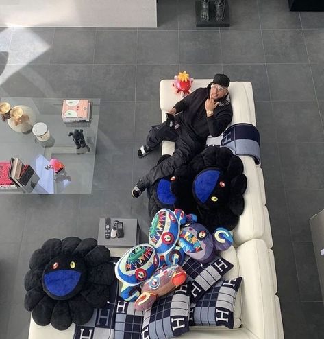 Kaws Living Room, Hypebeast Room Ideas, Hypebeast Room, Future Apartment Decor, Toy Art, Room Transformation, Aesthetic Rooms, Dreamy Room, Apartment Decor Inspiration