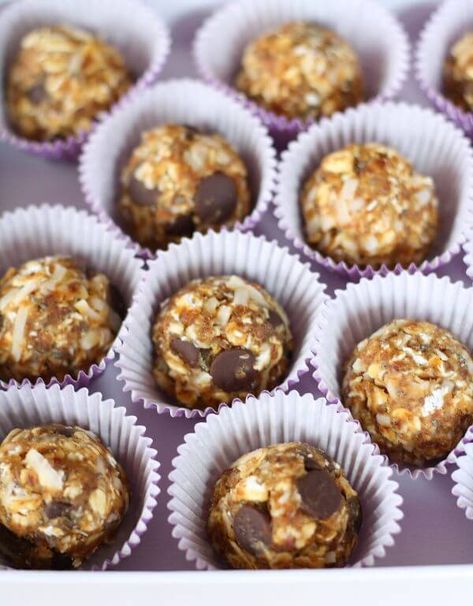 Pb2 Recipes Weight Watchers, Pb2 Peanut Butter, Peanut Butter Powder Recipes, Pb2 Recipes, Peanut Butter Energy Bites, Chocolate Bites, Protein Powder Recipes, Kitchen Fun, Oat Cakes