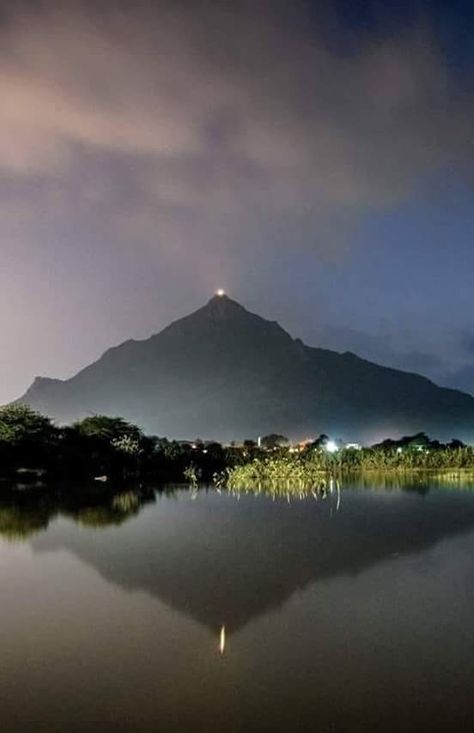 Amazing view of tiruvannamalai Tamil nadu....India Karthigai Deepam Photography, Karthigai Deepam, Lakshmi Photos, Good Morning Clips, Devi Images Hd, Indian Goddess Kali, Lord Rama Images, Lord Murugan Wallpapers, Deadpool Wallpaper