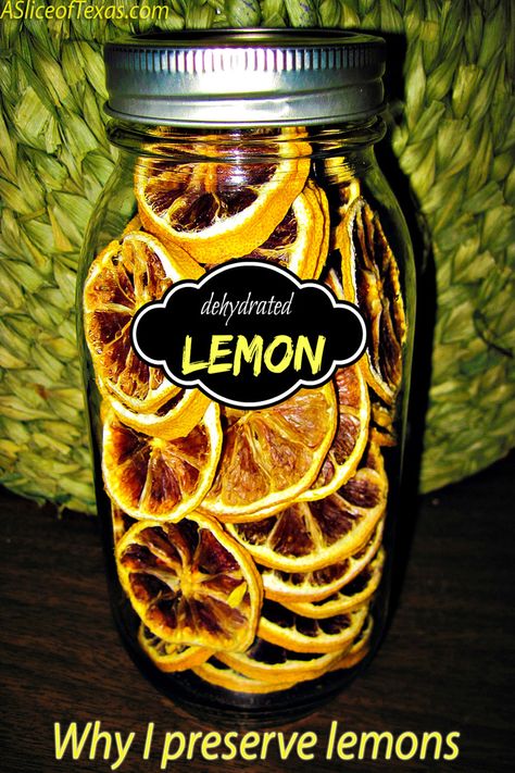 Dehydrated lemons. Health benefits, lemon and honey. Love it in water and tea! Dehydrator Vegetables, Dehydrator Meals, Dehydrated Lemons, Preserve Lemons, Dehydrator Ideas, Dehydrator Recipes Fruit, Dehydrating Food Storage, Food Dehydration, Dehydrating Food