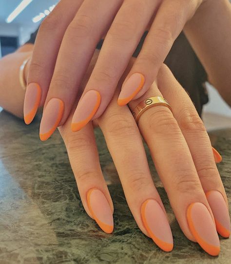 Light Orange French Tip Nails Almond, Summer Gel Nails Almond Shape, Aesthetic Orange Nails, Autumn Nail Inspo, Summer Nails 2023 Color Trends, Nails 2023 Color Trends, Nail Art Rose, Nail Art Orange, Orange Nail Art