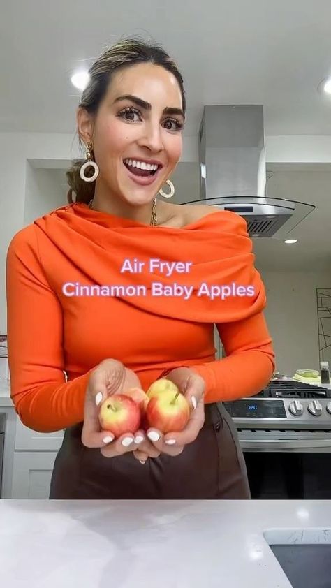 Ilana Muhlstein, Baby Apple, Apples Cinnamon, Nutrition Drinks & Shakes, Healthy Swaps, Apple Desserts, Sweet Breakfast, Cinnamon Apples, Air Fryer Recipes