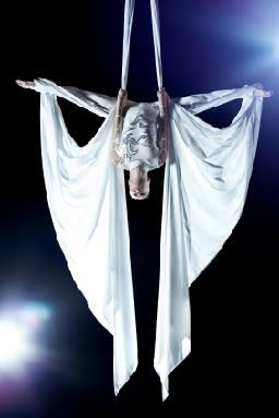 My next goal is to do this butterfly trick - 08/2014 Arial Silks, Dance Skills, Silk Dancing, Aerial Costume, Circus Aesthetic, Aerial Silk, Aerial Hammock, Aerial Fitness, Aerial Acrobatics