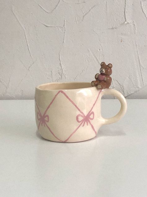 Unique Ceramic Mugs, Coquette Mug, Teddy Bear Mug, Aesthetic Mugs, Mug Aesthetic, Ribbon Bow Tie, Diy Pottery Painting, Bear Mug, Unique Valentines Gifts