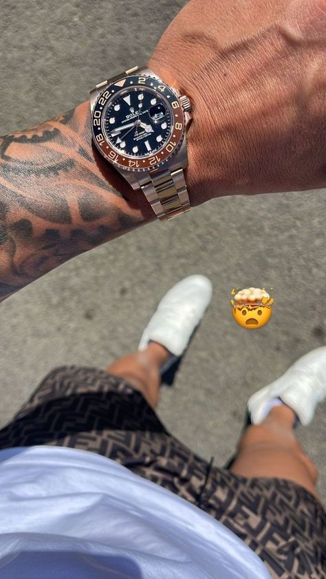 Watch Aesthetic Man, Mens Jewelry Gold, Starboy Outfit, Wealthy Lifestyle Luxury, Iman Gadzhi, Outfit Old Money, Luxury Outfit, Stylish Watches Men, Aesthetic Old Money