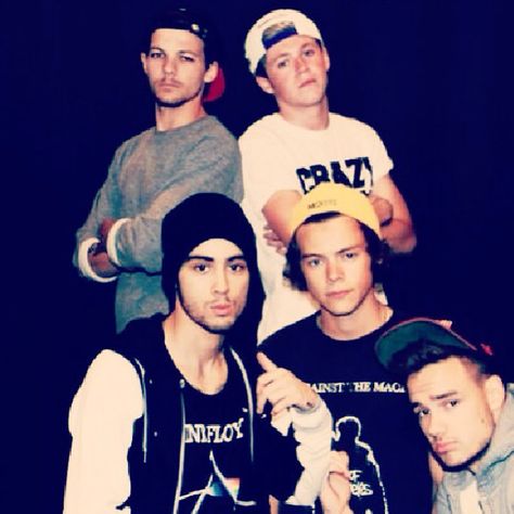 Louis Tomlinson, Niall Horan, Zayn malik, Harry Styles, Liam Payne. One Direction Frat Boy, A Group, One Direction, We Heart It