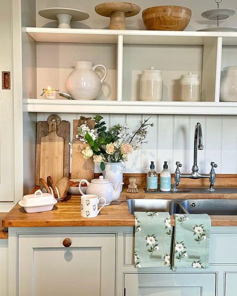 English Country Home, Wimborne White, Sophie Allport, Super Saturday, Modern Rustic Decor, Cottage Kitchens, English Country House, Rose Tea, Country Home