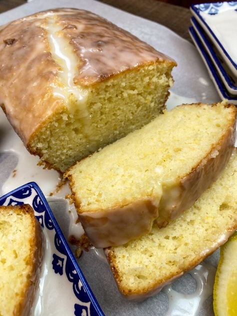 Lemon Breads, Loaf Pound Cake, Copycat Starbucks Lemon Loaf, Nerdy Recipes, Delicious Lemon Desserts, Cake Glaze, Delicious Lemon Cake, Iced Lemon Pound Cake, Starbucks Lemon Loaf