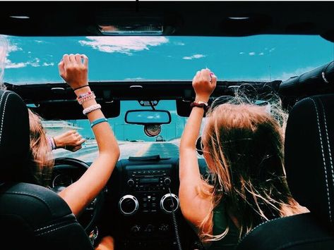 jamming Fotos Goals, Best Friend Photos, Cute Friend Pictures, Summer Plans, Summer Goals, Best Friend Goals, Summer Feeling, Friend Photoshoot, Jeep Life