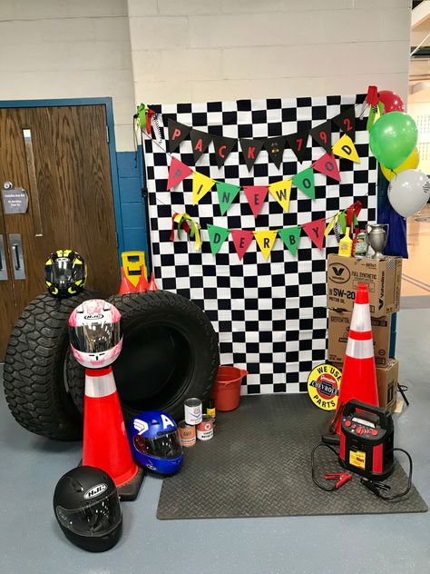 Pinewood Derby Photo Booth, Pinewood Derby Ideas, Pinewood Derby Activities, Pinewood Derby Decorations, Derby Photo Booth, Ward Activity Ideas, Scouting Activities, Pinewood Derby Car Ideas, Derby Invitations