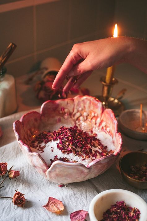 Herbal Bath Aesthetic, Holiday Self-care, Milk Bath Aesthetic, Milk Flower Bath, Flower Bath Aesthetic, Milk Bath With Flowers, Love Bath Ritual, Holiday Mental Health, Rose Milk Bath