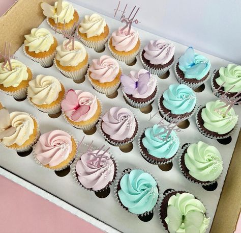 Pastel Cupcake Ideas, Pastel Cupcakes Birthday, Pastel Color Party, Cupcake Icing Designs, Cupcakes Bonitos, 20th Bday, Pastel Cupcakes, Icing Design, Pastel Birthday