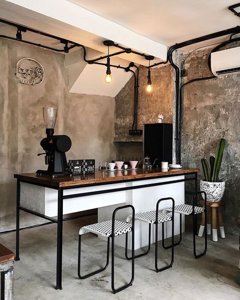 Meja Bar Cafe, Industrial Coffee Shop, Meja Bar, Brew Bar, Industrial Cafe, Small Coffee Shop, Coffee Shop Interior Design, Cafe Shop Design, Home Coffee Bar