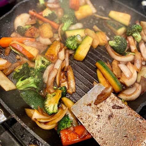 Copy Cat Kobe Hibachi Hibachi Chicken And Vegetables, Hibachi Vegetables, Hibachi Recipes, Hibachi Chicken, Asian Inspired Dishes, Vegan Entree, Grilled Veggies, Chicken And Vegetables, Restaurant Recipes