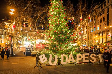 Budapest Christmas Market 2023 | Dates, Hotels & More - Christmas Markets in Europe Budapest Christmas Market, Budapest Christmas, Christmas Markets Germany, Castle Christmas, Christmas City, 2nd December, Budapest City, Wonderland Christmas, Christmas In Europe