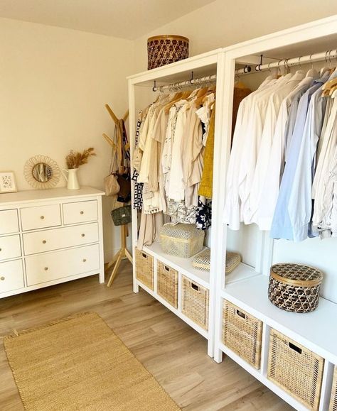 Open Wardrobe Small Bedroom, Exposed Closet Bedroom, Room No Closet Ideas, Open Concept Closet In Bedroom, Open Closet In Bedroom, No Closet Solutions Bedroom, Open Closet Ideas, Spare Room Walk In Closet, Small Dressing Rooms